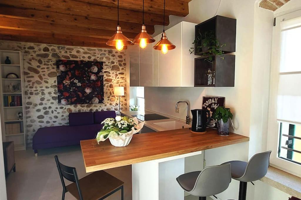 Sui Tetti Di Valeggio - Holiday Apartment Валеджо-суль-Минчо Экстерьер фото