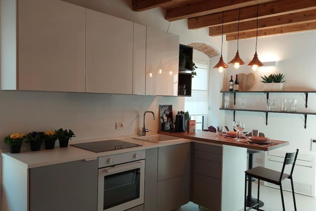 Sui Tetti Di Valeggio - Holiday Apartment Валеджо-суль-Минчо Экстерьер фото