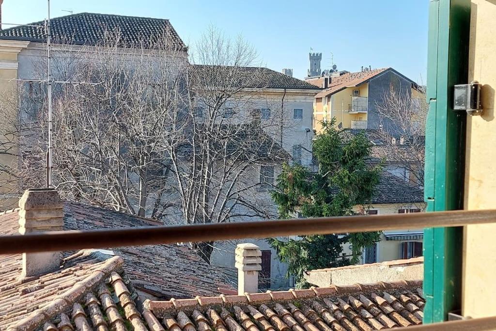 Sui Tetti Di Valeggio - Holiday Apartment Валеджо-суль-Минчо Экстерьер фото